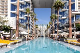 Vacationer Holiday Homes I Stunning 1 Bedroom with Sea View I Iconic FIVE Palm - 9