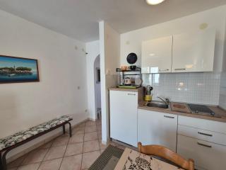 MARIELLA St2, FEW STEPS FROM THE BEACH - 2