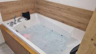 Jacuzzi & Sauna Edy room - city center - 2