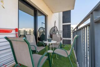 3BR and Maids Room Sea View in Waters Edge Yas Island - 6