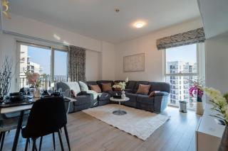 3BR and Maids Room Sea View in Waters Edge Yas Island - 3