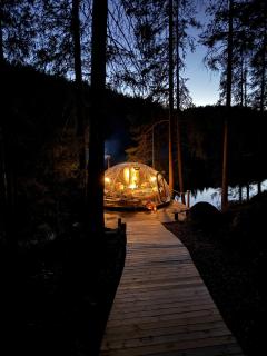 Spectalular glass-iglo suite by a fairytale lake - 5