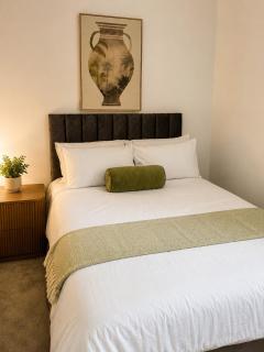 2 Bed Apartment In Leeds City Centre - 0