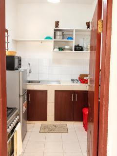 Peaceful One Bedroom House, 2-minute walk to Diani Beach - 3
