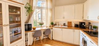 Velmora Boutique Suites Cozy Apartment City Center - 4