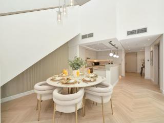 Kensington - Designer 3BR Loft Duplex Downtown - 7