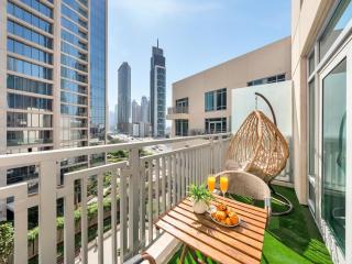 Kensington - Designer 3BR Loft Duplex Downtown - 8