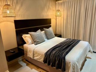 The Suburban Guest House - 9