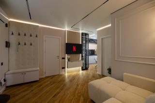 Luxury Retreat with Panoramic View Near Valea Morilor Park - 1