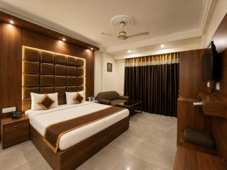 Shanker Palace Near Main Market Katra - 3