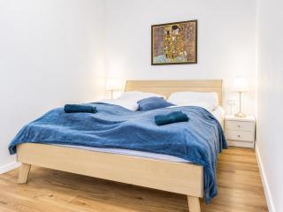 Near Westbahnhof Area - Cozy 2-Bedroom Apartment with WiFi & TV - 5