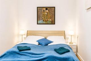 Near Westbahnhof Area - Cozy 2-Bedroom Apartment with WiFi & TV - 3