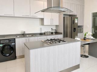 Luxury 1BR Suite at 92 on New - 1