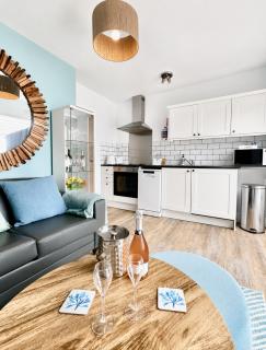 North Devon Resort - One Bedroom Vista Seaview with Hot Tub! - 6