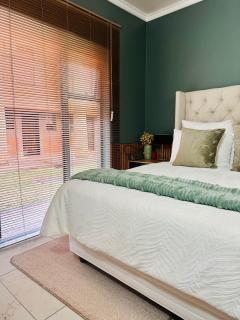 Bains Game Lodge Self-Catering Accommodation - 9