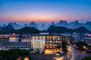 Guilin Li-River Rojoy Hotel-Near Two Rivers & Four Lakes, Walking Access To Elephant Trunk Hill And Sun-Moon Two Towers, 24-Hour Attentive Service, Free pick up Rail Terminal for 2 Nights - 0