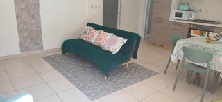 Bright Seaside Maisonette with Private Terrace - 5