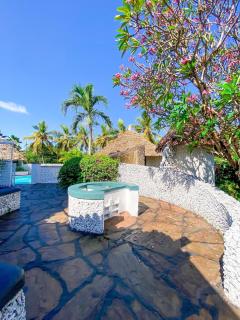 Nyali 5 BR Villa, Pool, AC'S & Hot shower - 5
