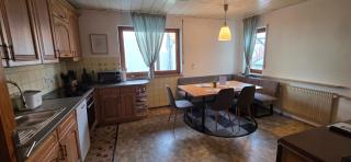 Gemütliches und geräumiges Ferienhaus in Hallerndorf - zwei eigenständige, komplett ausgestattete, Wohnungen übereinander - hundefreundlich - 3