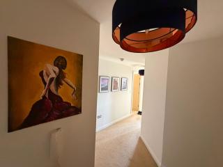 Cardiff Bay, 2 Bed, 2 Bath & Private Parking Near new Stadium - 3