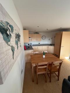 Cardiff Bay, 2 Bed, 2 Bath & Private Parking Near new Stadium - 2
