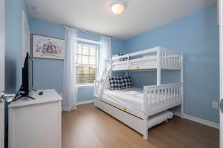 Perfect for families and groups - Enjoy your private pool, BBQ, and resort amenities just minutes from Disney! - 4