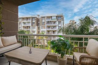 Luxury 2-Bedroom Apartment with Balcony & Green View - 8