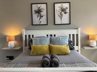 Spacious Private Self-Catering Suite - 7