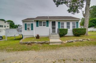 Walk to Swift's Beach! Cozy Home Near Cape Cod - 7