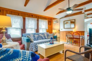Walk to Swift's Beach! Cozy Home Near Cape Cod - 5