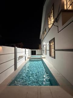 COSY 4R3B Private Pool Bukit Indah Tuas AEON and Legoland - 4