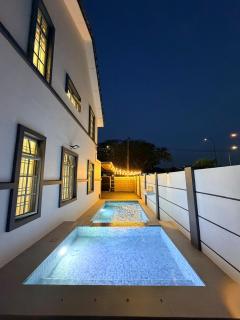 COSY 4R3B Private Pool Bukit Indah Tuas AEON and Legoland - 7