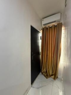 Max Bellarie - Stylish 1 Bedroom Apartment in Ikeja - 7