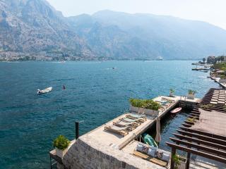 Waterfront Villa in Muo - 5