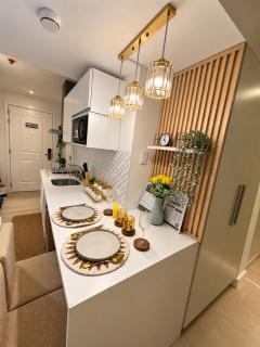 Sky26 Stays by Paula & Hudson Barbados Tower 2615 Azure North Pampanga - 7