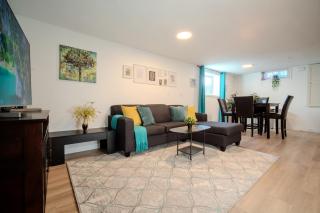 Modern Cozy Suite - Central NW Calgary - 0
