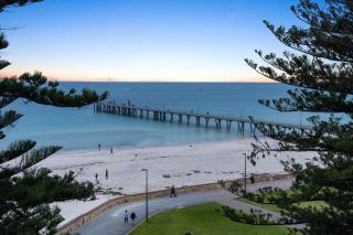 Glenelg Bliss Charming Escape for Beachside Fun - 6