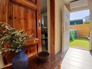 Small Courtyard - Μικρή Αυλή - 6