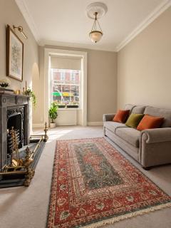 Exceptional Georgian Residence near St Stephens Green - 2