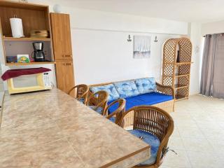 Apartamento en Res Arcoiris, Tucacas, Frente al Mar, Balcon, Piscina y Playa Privada - 4