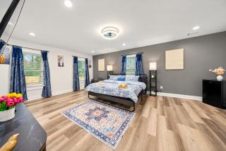 Atlanta Spacious 7-Bedroom Family Home sleeps 26 - 6