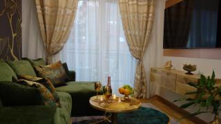 Oak Luxury Jacuzzi Suite - 2