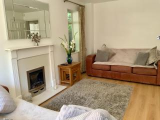 Luxury 3BR House Sleeps 6 NEC Solihull JLR Free Parking - 8