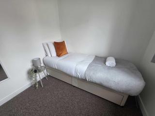 Spacious contactor and family house free parking and wifi - 6