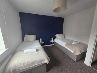 Spacious contactor and family house free parking and wifi - 8
