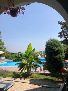 SUNNY HOUSE APARTMENTS WITH an OUTDOOR POOL AND FREE PARKING - 3