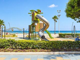 Cubo's Estepona Oceanview Apartment & Free Parking - 3