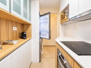 Cubo's Estepona Oceanview Apartment & Free Parking - 1