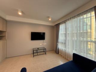 Spacious Suite by the Beach Rooftop Pool - 6