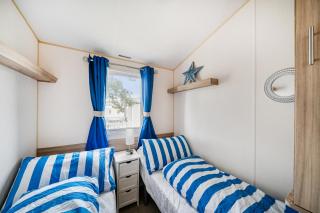 3 Bed-Sleeps 8-Pet Friendly-Parking-Sea View - 3